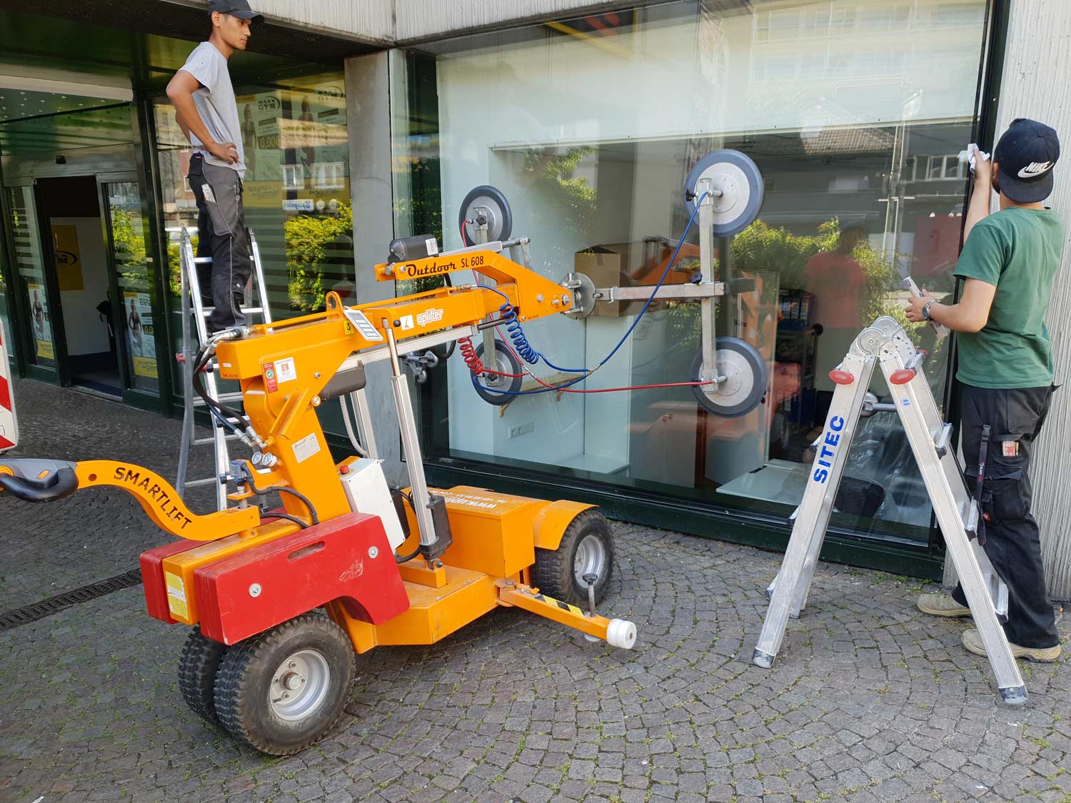 Fassadenmontage von SITEC Stahl- & Metallbau in Wuppertal